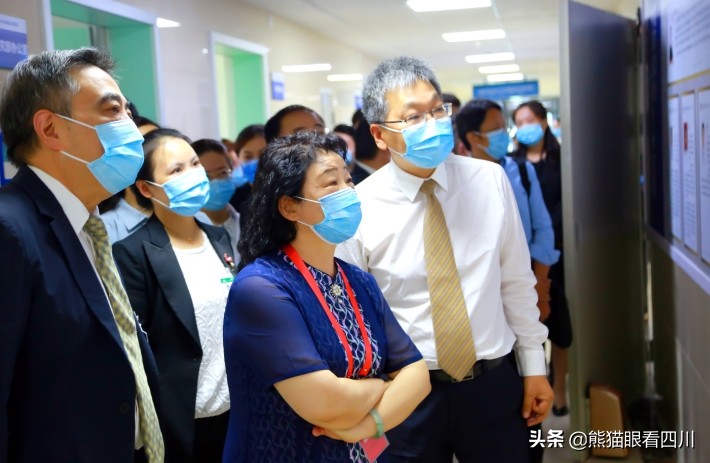 成都中医药大学中西医结合研究院成立 陈香美院士受聘院长